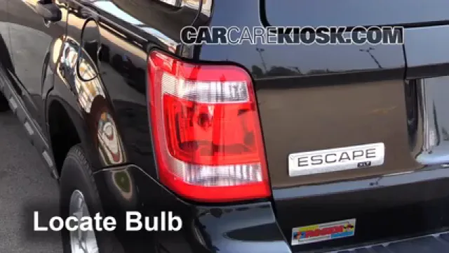 2011 Ford Escape XLT 3.0L V6 FlexFuel Éclairage Feux de marche arrière (remplacer une ampoule)